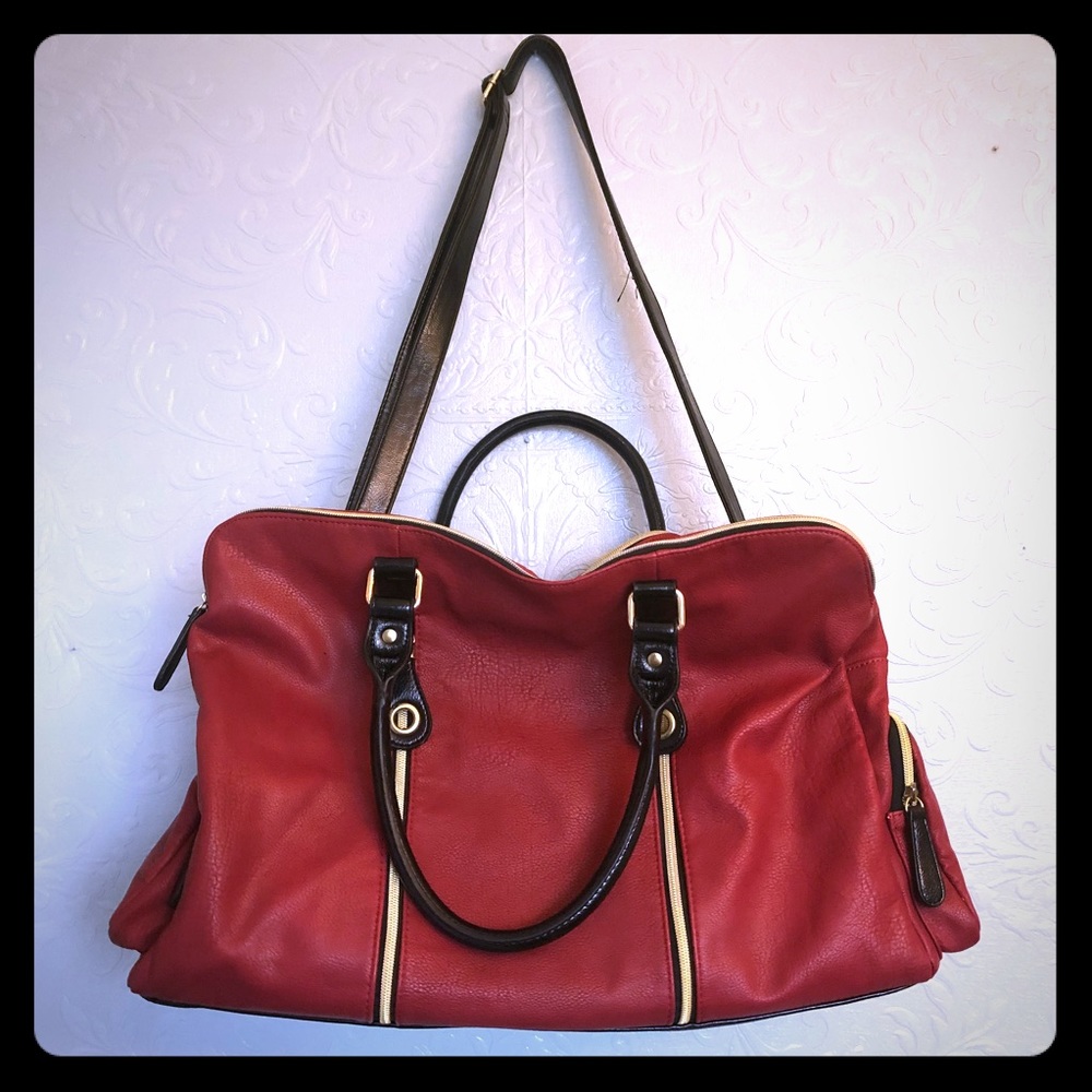 Ridiculously beautiful luggage bag